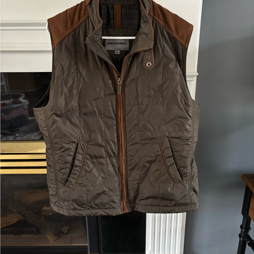 Johnston & Murphy Men's Olive and Brown Vest